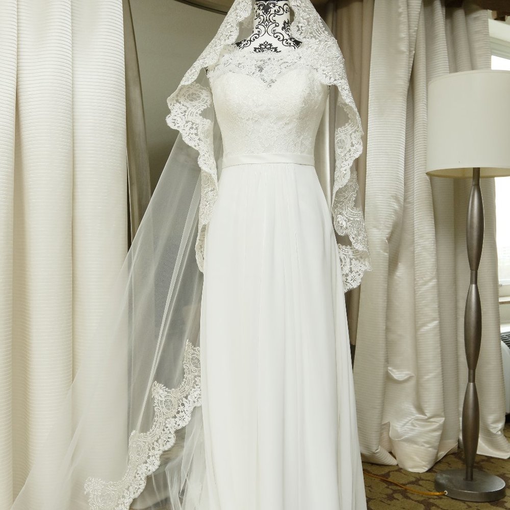 Wedding Dress - Ivory Size 2P